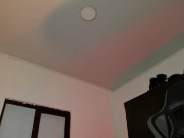 Watch edward____876772 performing live on BoomCams free cam network
