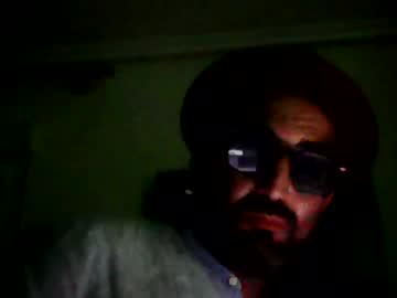 Watch eemmee708927 performing live on BoomCams free cam network