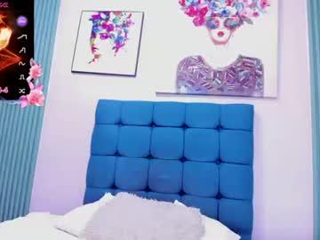 Watch eimy_18_ performing live on BoomCams free cam network