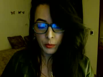 Watch ela_3611 performing live on BoomCams free cam network