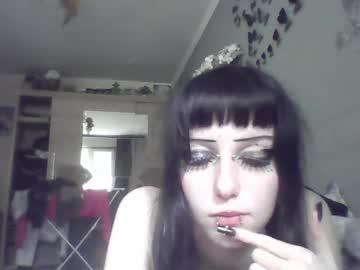 Watch elaynetanton performing live on BoomCams free cam network