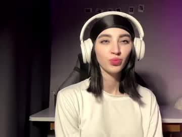 Watch elinorashfield performing live on BoomCams free cam network