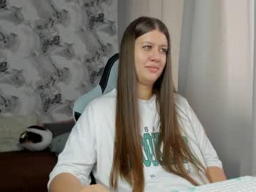 Watch elisa_kollin performing live on BoomCams free cam network