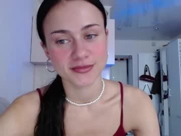 Watch eliscuteblonde performing live on BoomCams free cam network