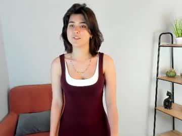 Watch elizabeth_harris_ performing live on BoomCams free cam network