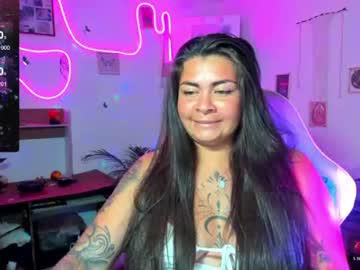 Watch elizabeth_martinez98 performing live on BoomCams free cam network