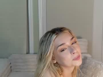 Watch ellalowe performing live on BoomCams free cam network