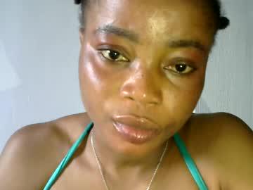 Watch elle_lee85 performing live on BoomCams free cam network