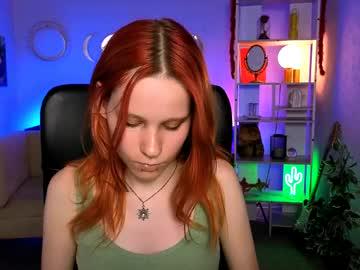 Watch elly_wave performing live on BoomCams free cam network