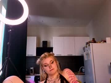 Watch elvenmilk performing live on BoomCams free cam network