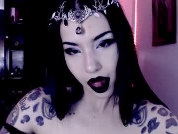 Watch emearld_black performing live on BoomCams free cam network