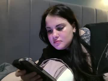 Watch emeldapieroni performing live on BoomCams free cam network