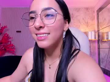 Watch emiilyy_parker_ performing live on BoomCams free cam network