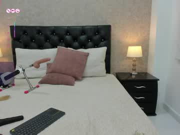Watch emili_lenus performing live on BoomCams free cam network