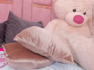 Watch emily_daarell performing live on BoomCams free cam network