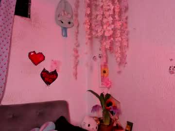 Watch emilycollei performing live on BoomCams free cam network