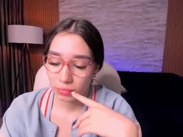 Watch emma_caarter performing live on BoomCams free cam network