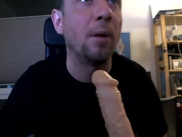 Watch emzett performing live on BoomCams free cam network