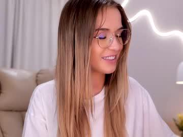 Watch entya performing live on BoomCams free cam network