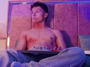 Watch enzo_duran performing live on BoomCams free cam network