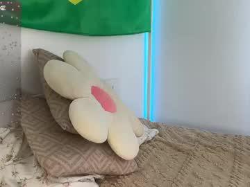 Watch er1c_reeves performing live on BoomCams free cam network