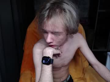 Watch ervi_ performing live on BoomCams free cam network