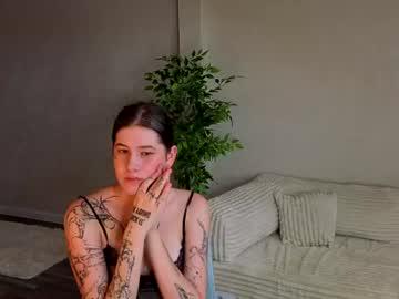 Watch ester_henderson performing live on BoomCams free cam network