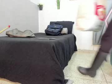 Watch esterlindez performing live on BoomCams free cam network