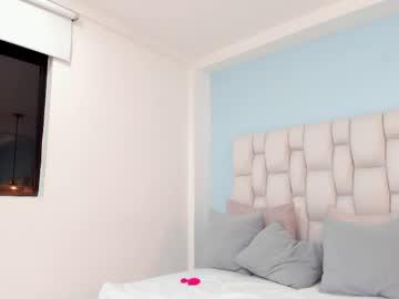 Watch evaa__rose_ performing live on BoomCams free cam network