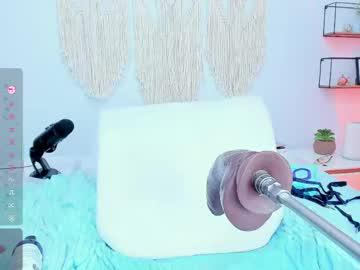 Watch evaa_rosee performing live on BoomCams free cam network