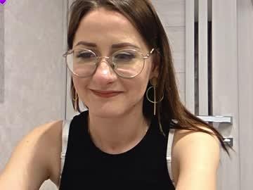Watch evadevis performing live on BoomCams free cam network