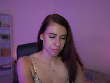 Watch evagomess18 performing live on BoomCams free cam network