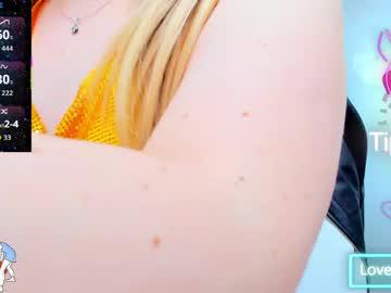 Watch evelyne_rose performing live on BoomCams free cam network