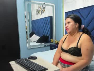 Watch evelynrosi_ performing live on BoomCams free cam network