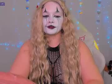 Watch evilla_brill performing live on BoomCams free cam network