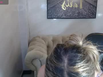 Watch evy_lux_v performing live on BoomCams free cam network