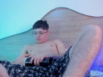 Watch eytan_20 performing live on BoomCams free cam network