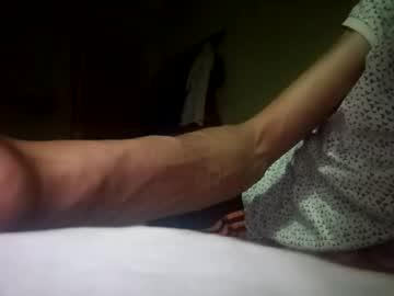 Watch ezz_3zoo1 performing live on BoomCams free cam network