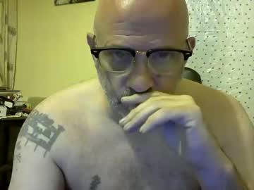 Watch f1zzeek performing live on BoomCams free cam network