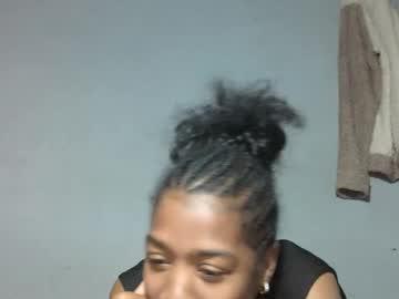 Watch faiqua95 performing live on BoomCams free cam network