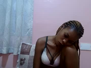 Watch faizah_ performing live on BoomCams free cam network