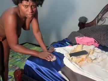 Watch fancyqwin performing live on BoomCams free cam network