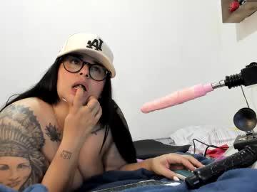 Watch farahh_ performing live on BoomCams free cam network