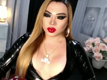 Watch fascinating_ts_vana performing live on BoomCams free cam network