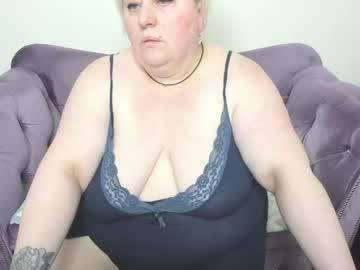 Watch fashiona performing live on BoomCams free cam network