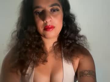 Watch fayfay2002 performing live on BoomCams free cam network