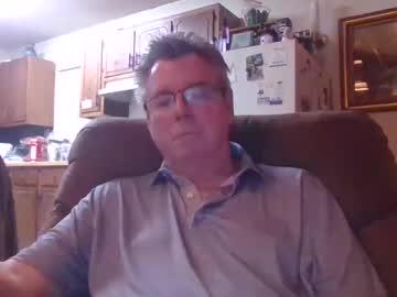 Watch finderfiner performing live on BoomCams free cam network