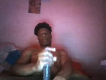 Watch flomadetda performing live on BoomCams free cam network