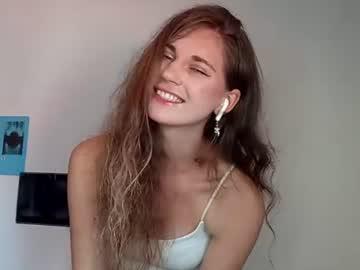 Watch fluffnudge performing live on BoomCams free cam network