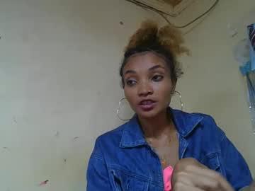 Watch francinoli performing live on BoomCams free cam network